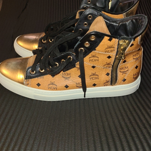 MCM Sneakers - Picture 4 of 5